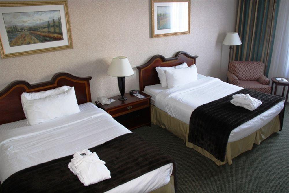 Sawridge Inn And Conference Centre Edmonton South Phòng bức ảnh